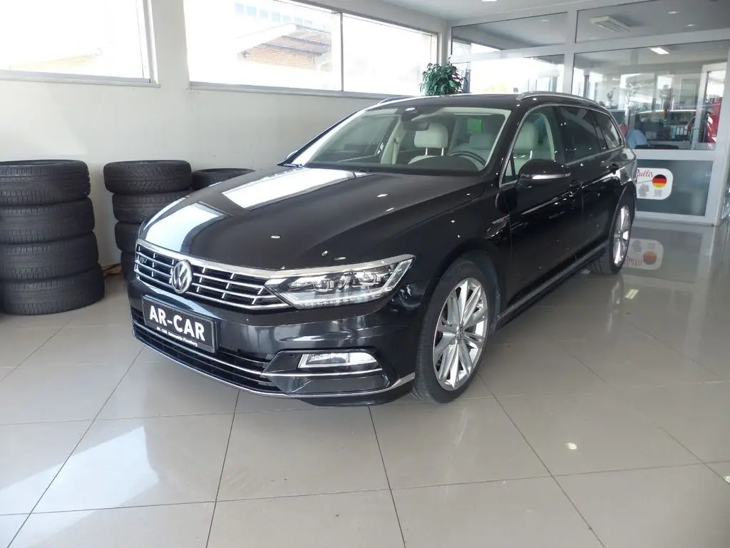 Photo 1 : Volkswagen Passat 2015 Petrol