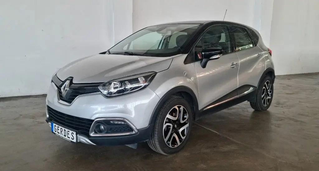 Photo 1 : Renault Captur 2016 Petrol