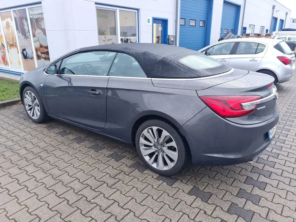 Photo 1 : Opel Cascada 2015 Essence