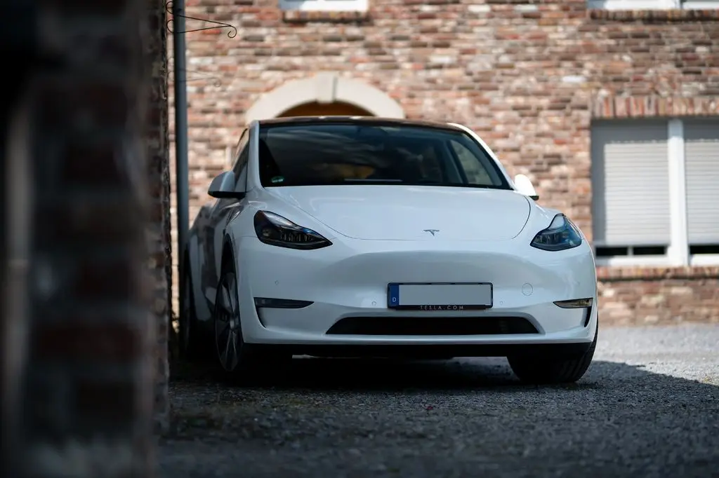 Photo 1 : Tesla Model Y 2022 Non renseigné