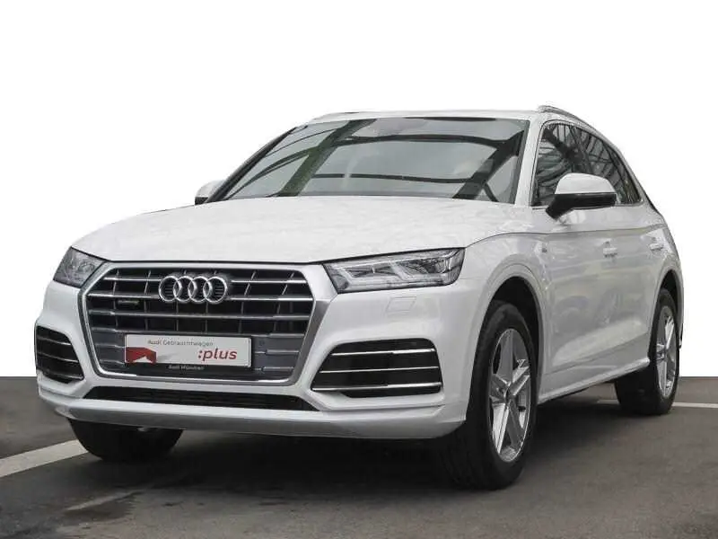 Photo 1 : Audi Q5 2021 Hybride