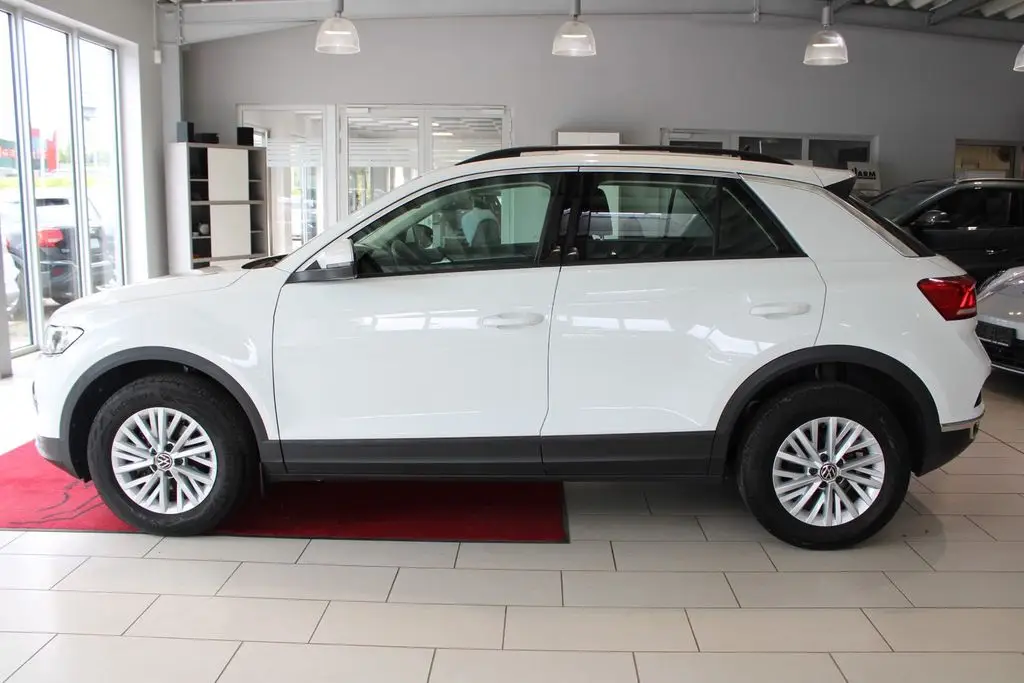 Photo 1 : Volkswagen T-roc 2021 Essence