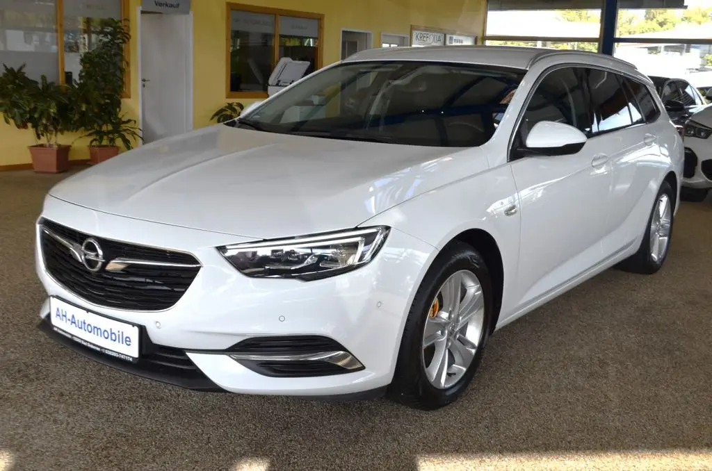 Photo 1 : Opel Insignia 2018 Essence