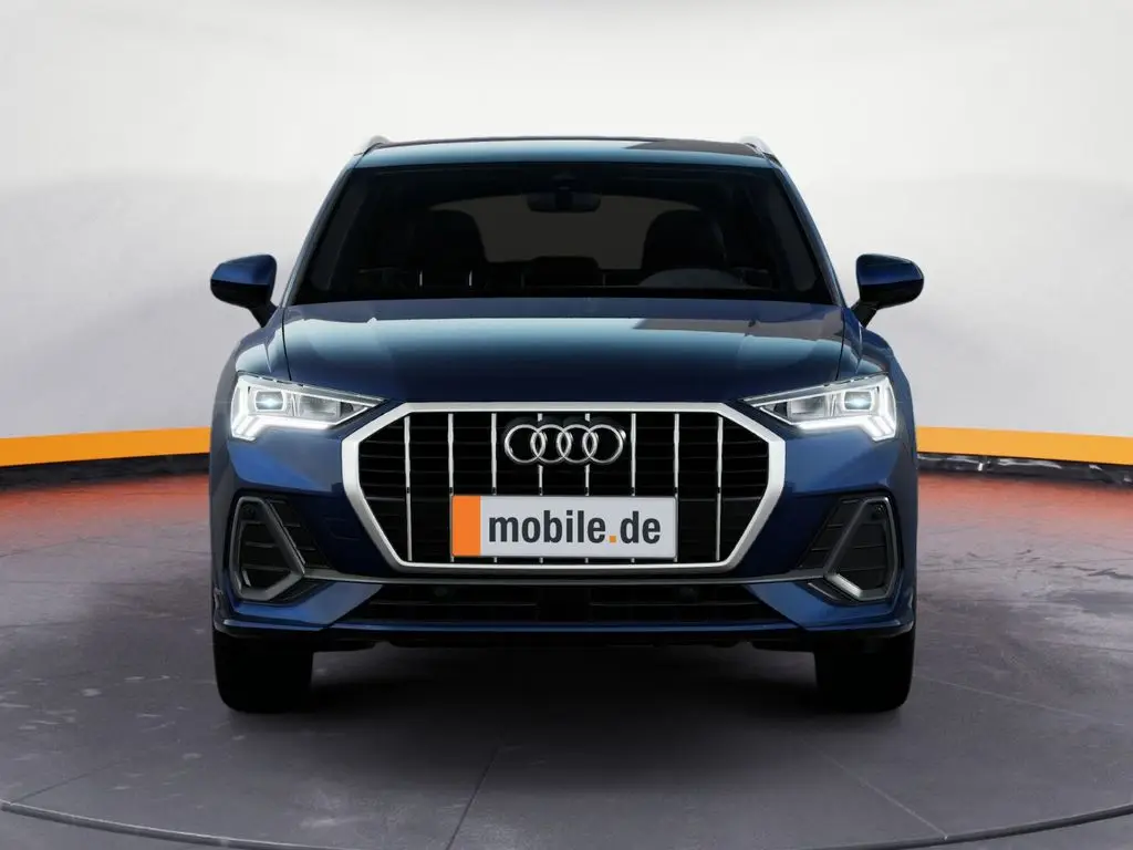 Photo 1 : Audi Q3 2024 Petrol