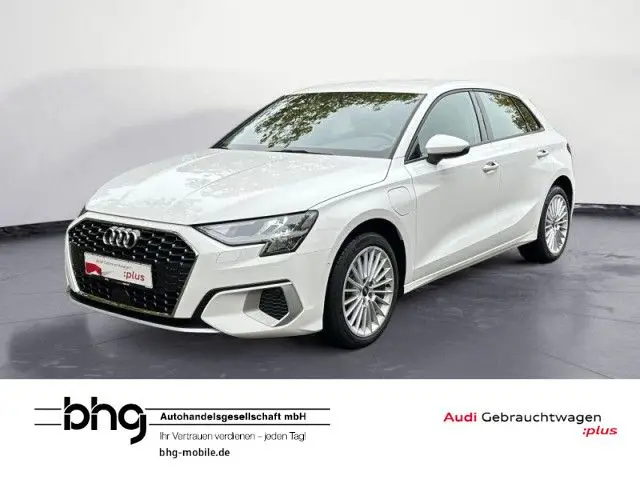 Photo 1 : Audi A3 2022 Hybride