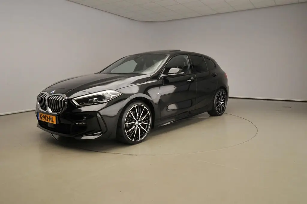 Photo 1 : Bmw Serie 1 2019 Petrol