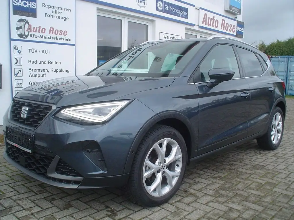 Photo 1 : Seat Arona 2023 Petrol