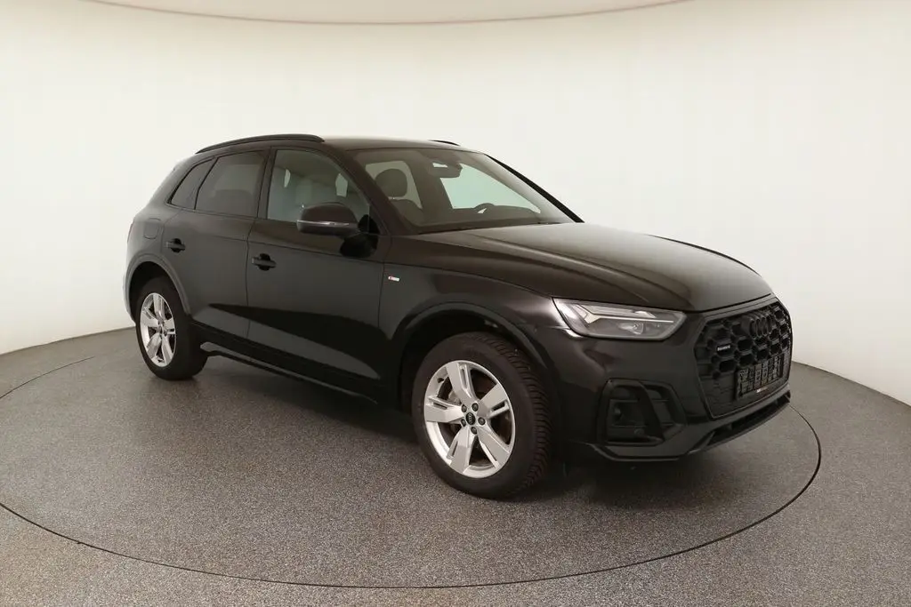 Photo 1 : Audi Q5 2023 Diesel