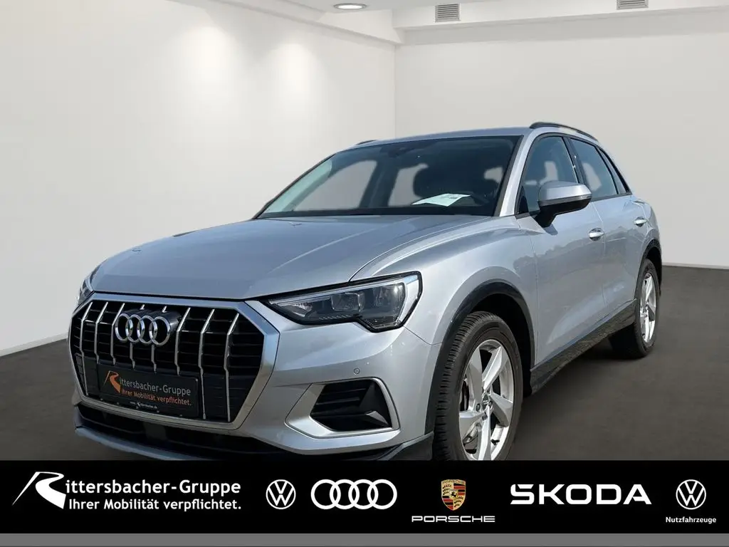 Photo 1 : Audi Q3 2019 Petrol