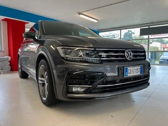 Photo 1 : Volkswagen Tiguan 2020 Petrol