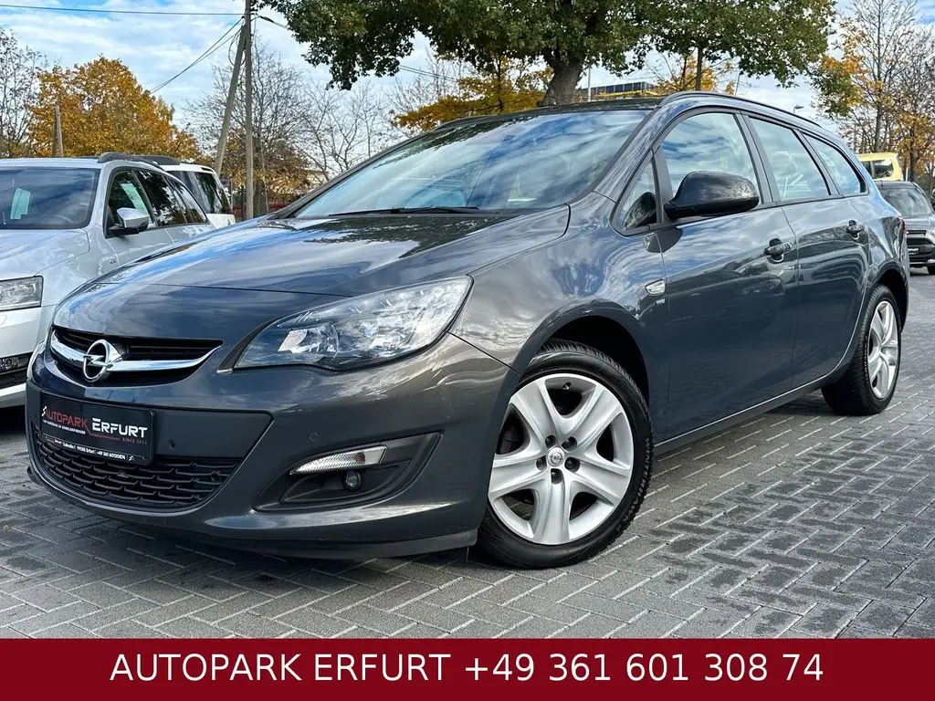 Photo 1 : Opel Astra 2015 Petrol