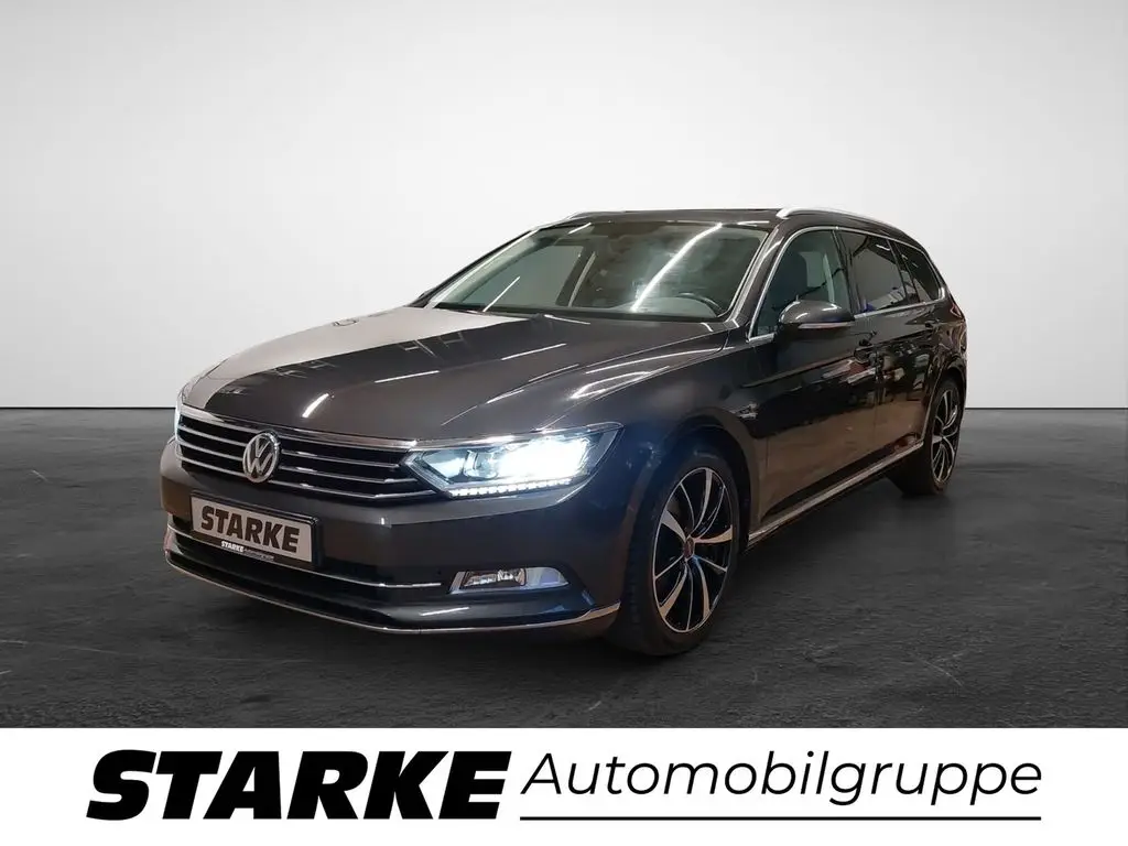 Photo 1 : Volkswagen Passat 2017 Petrol