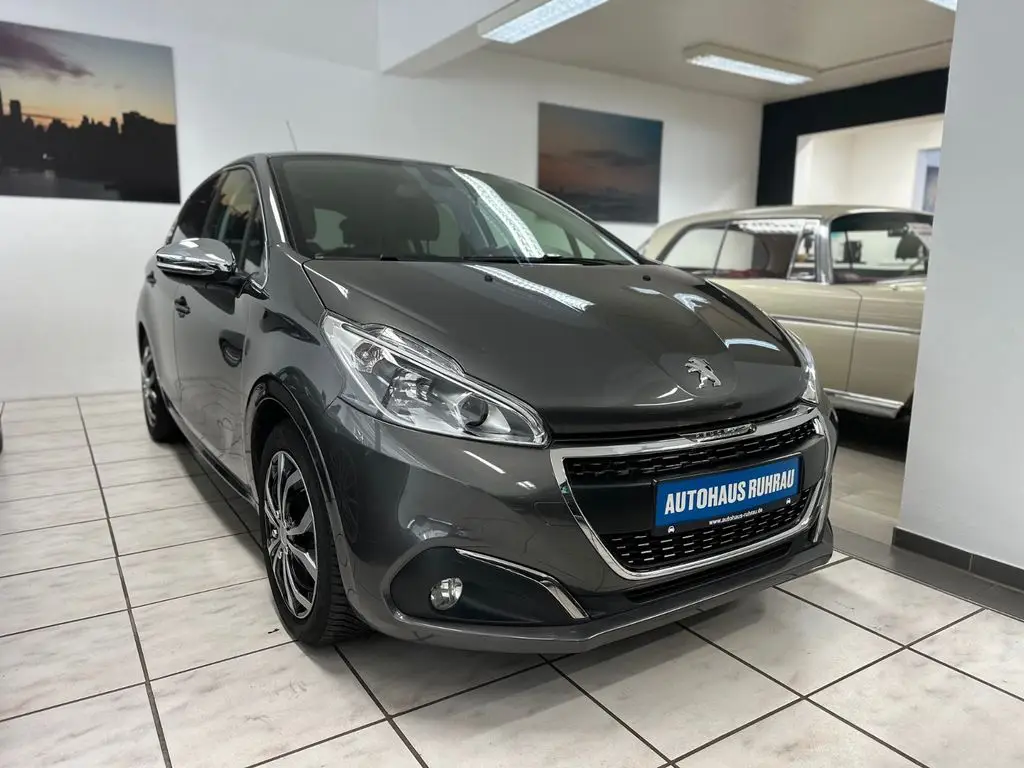 Photo 1 : Peugeot 208 2018 Essence