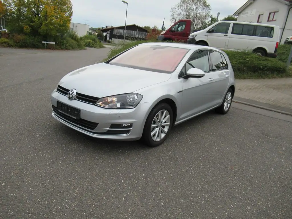 Photo 1 : Volkswagen Golf 2016 Petrol