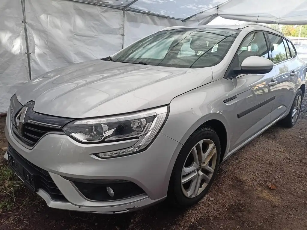 Photo 1 : Renault Megane 2018 Essence