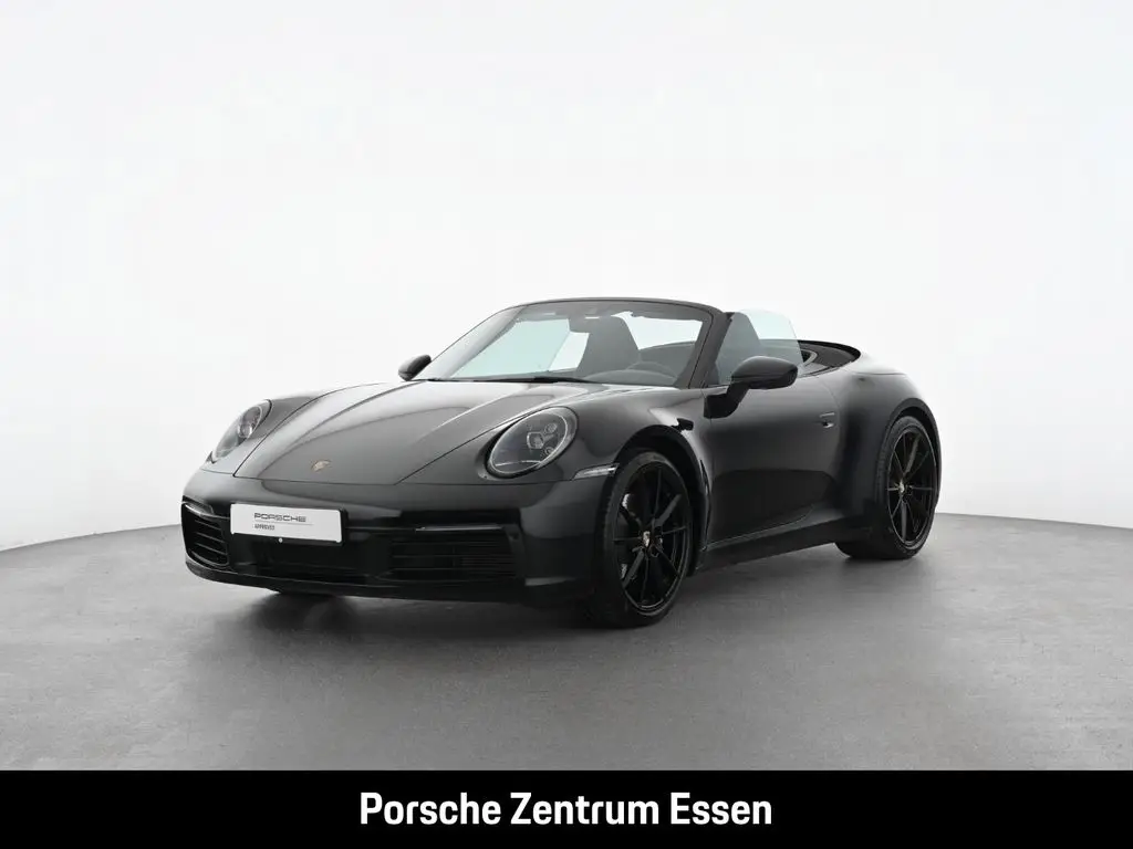 Photo 1 : Porsche 992 2021 Petrol