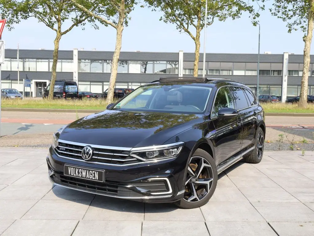 Photo 1 : Volkswagen Passat 2021 Hybrid