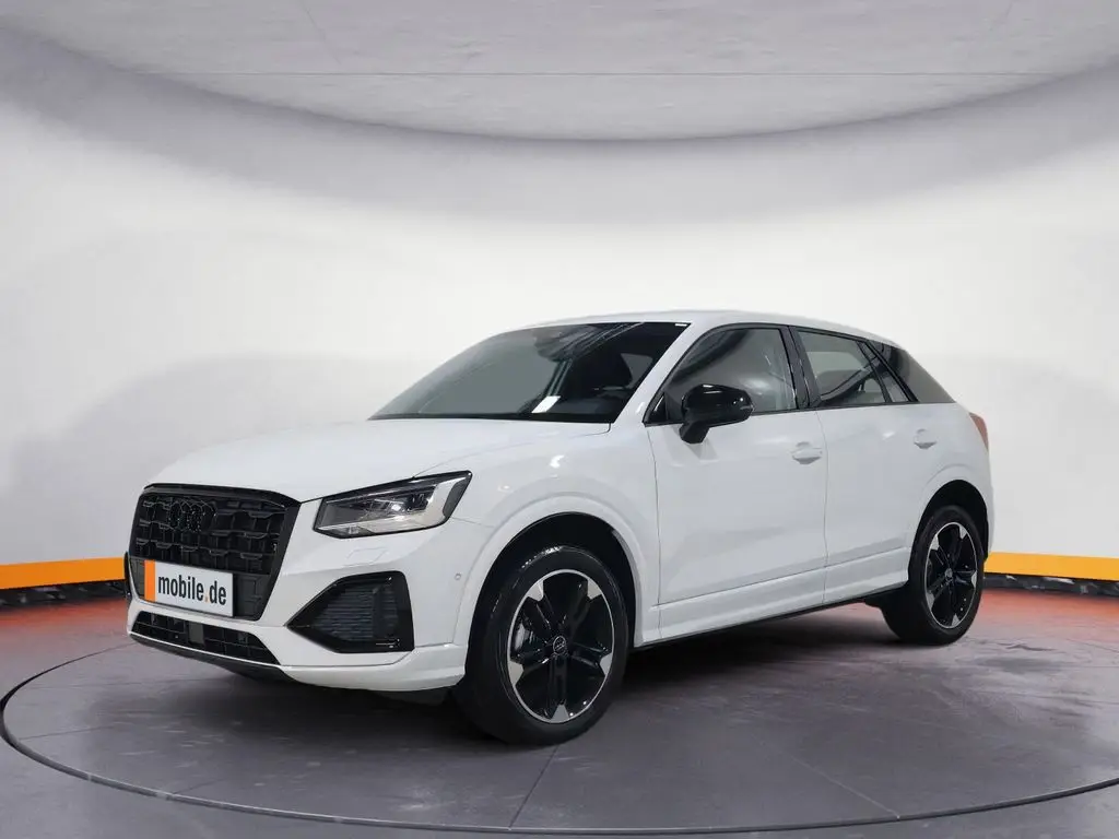 Photo 1 : Audi Q2 2024 Petrol