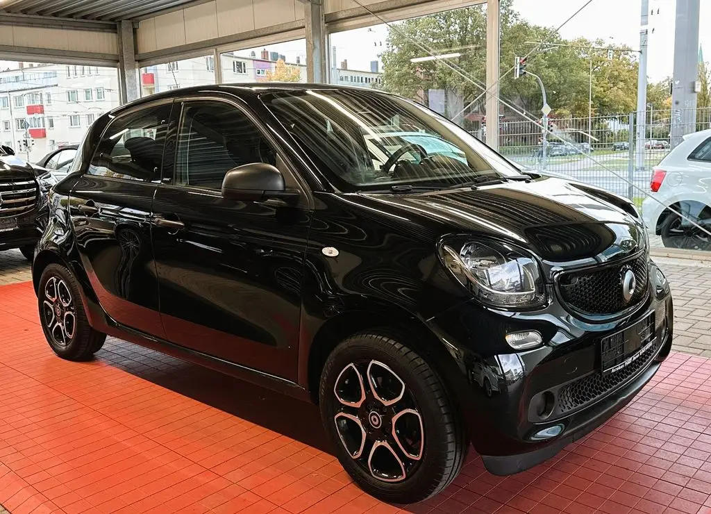 Photo 1 : Smart Forfour 2019 Petrol