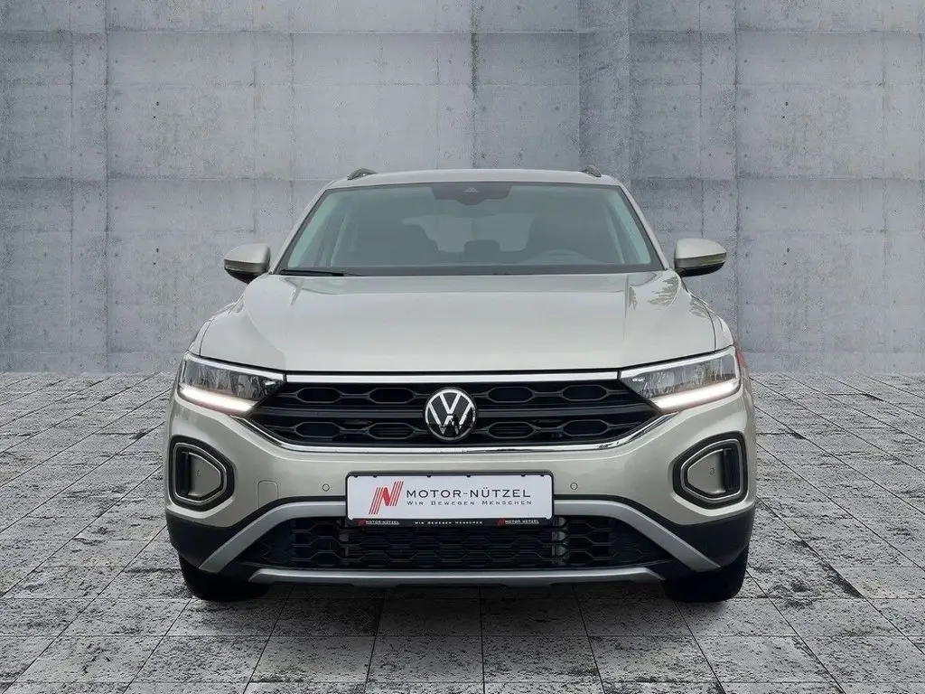 Photo 1 : Volkswagen T-roc 2024 Essence