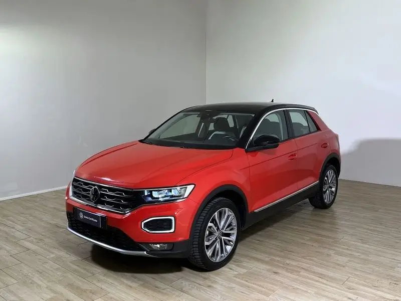 Photo 1 : Volkswagen T-roc 2021 Essence