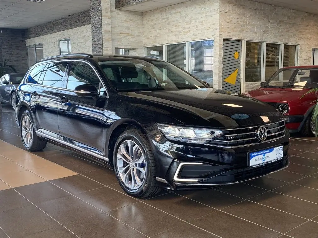 Photo 1 : Volkswagen Passat 2020 Hybrid