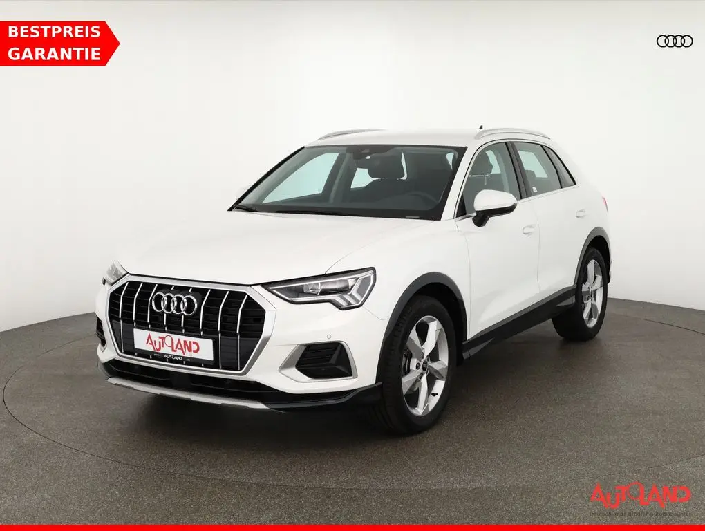 Photo 1 : Audi Q3 2023 Petrol