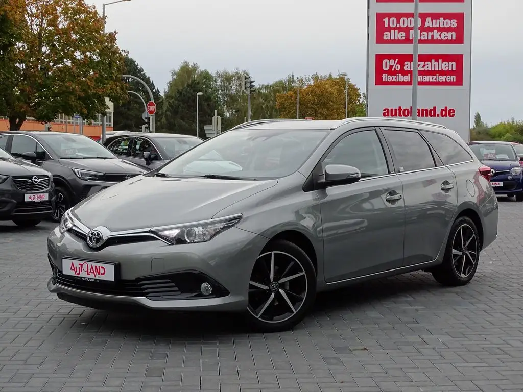 Photo 1 : Toyota Auris 2017 Essence