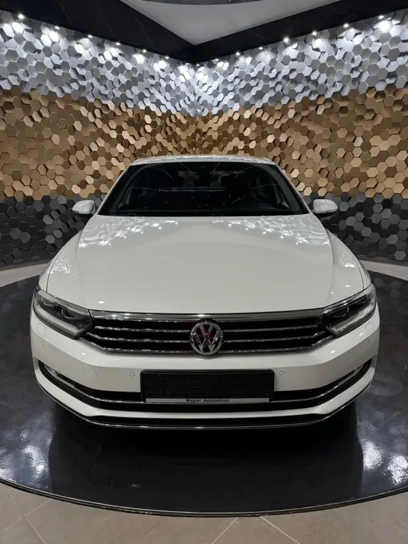 Photo 1 : Volkswagen Passat 2015 Essence