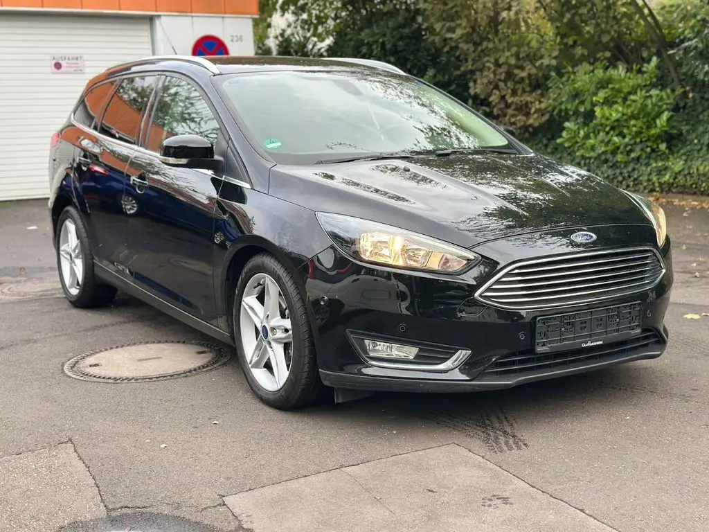 Photo 1 : Ford Focus 2016 Petrol