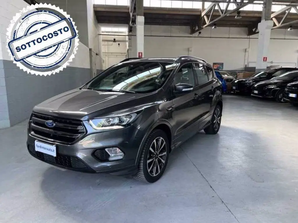 Photo 1 : Ford Kuga 2019 Petrol