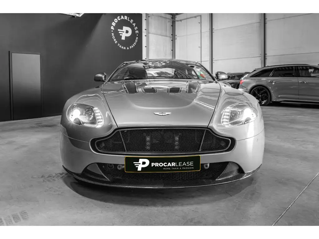 Photo 1 : Aston Martin V12 2014 Petrol