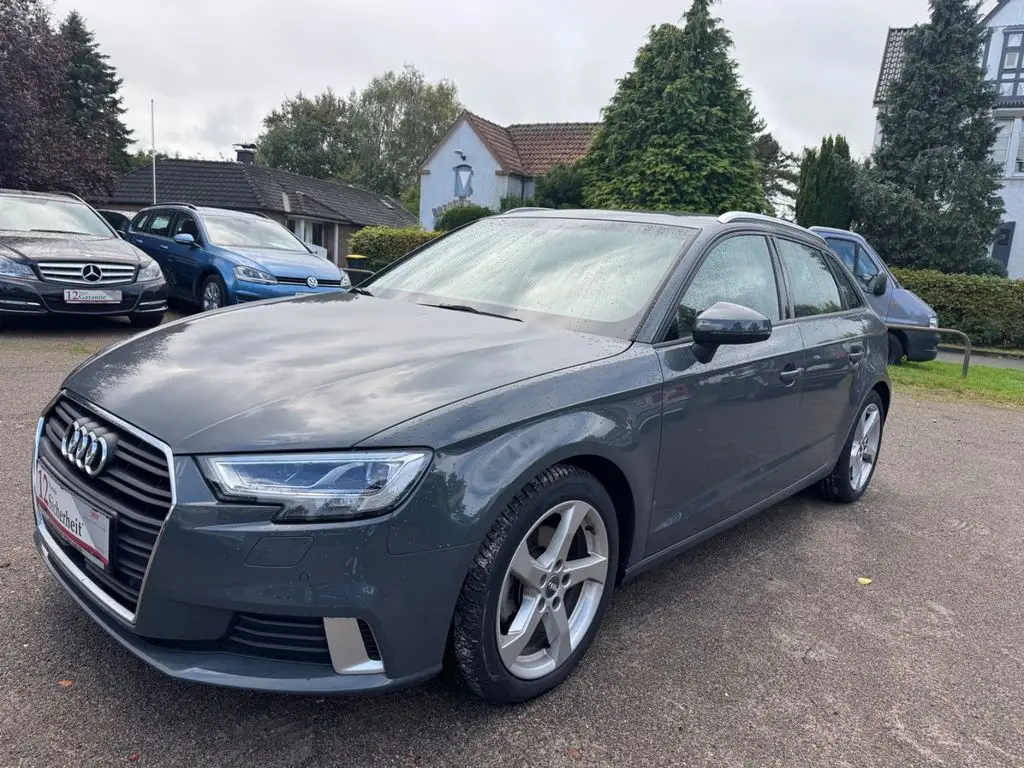 Photo 1 : Audi A3 2017 Petrol