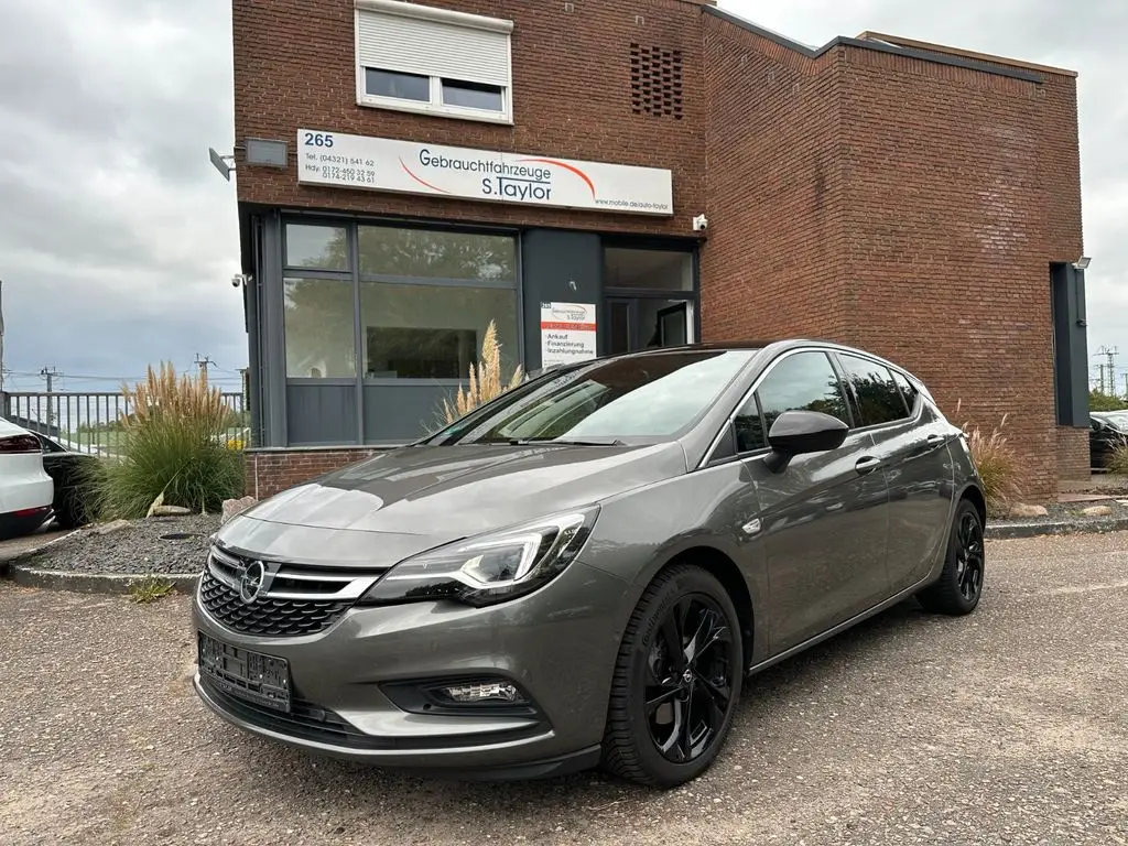 Photo 1 : Opel Astra 2019 Petrol