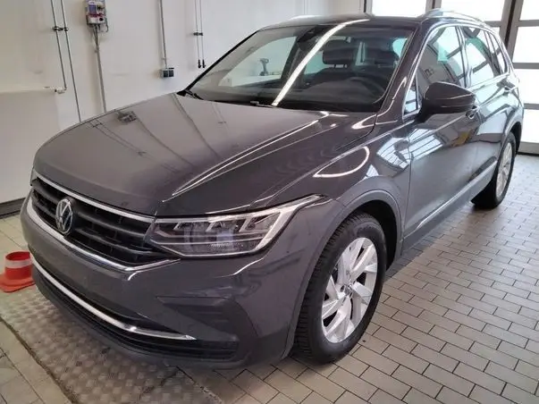 Photo 1 : Volkswagen Tiguan 2024 Essence