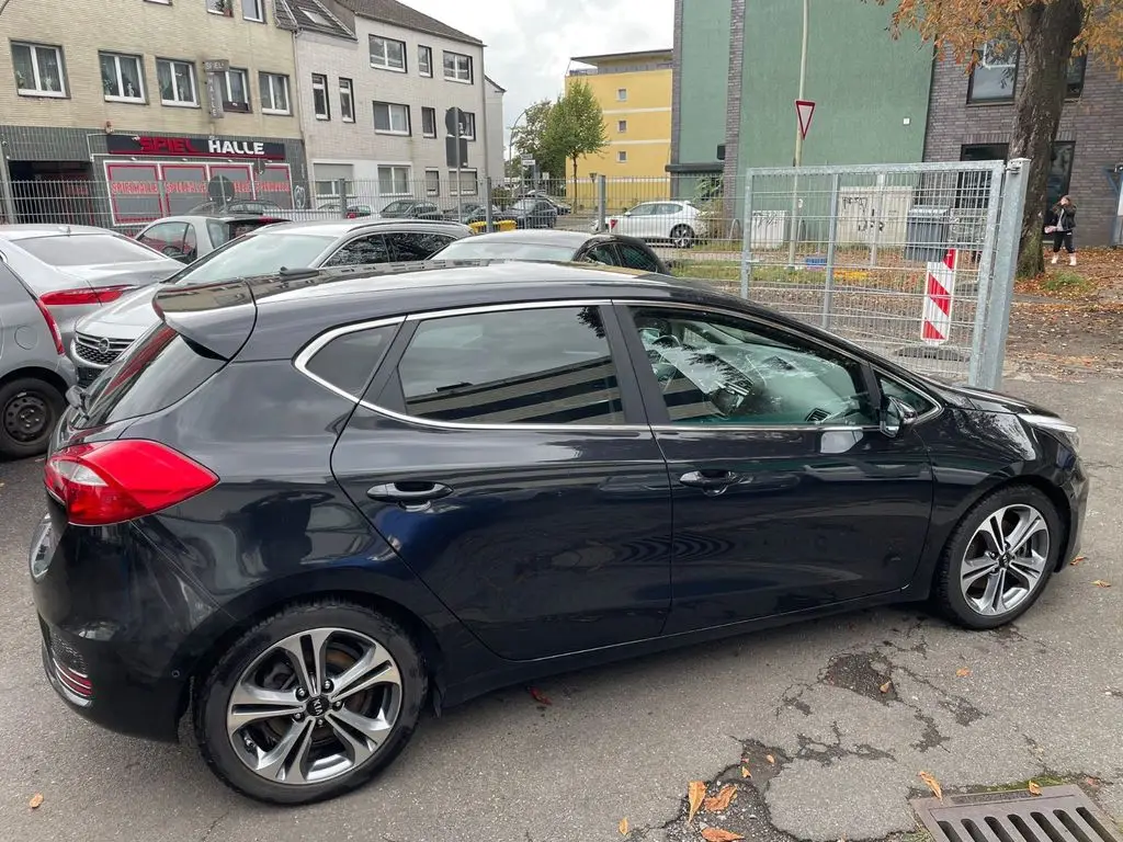 Photo 1 : Kia Ceed 2017 Essence