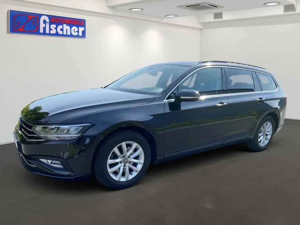 Photo 1 : Volkswagen Passat 2021 Petrol