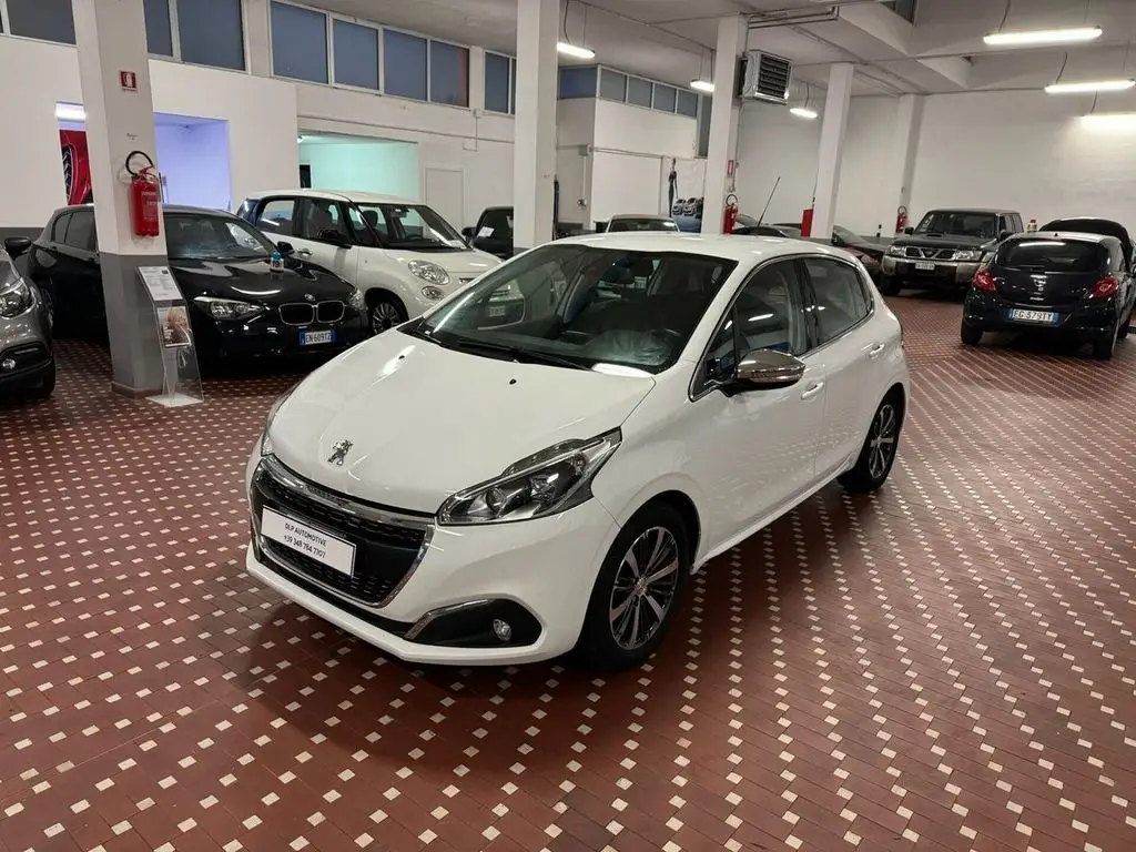 Photo 1 : Peugeot 208 2017 Petrol