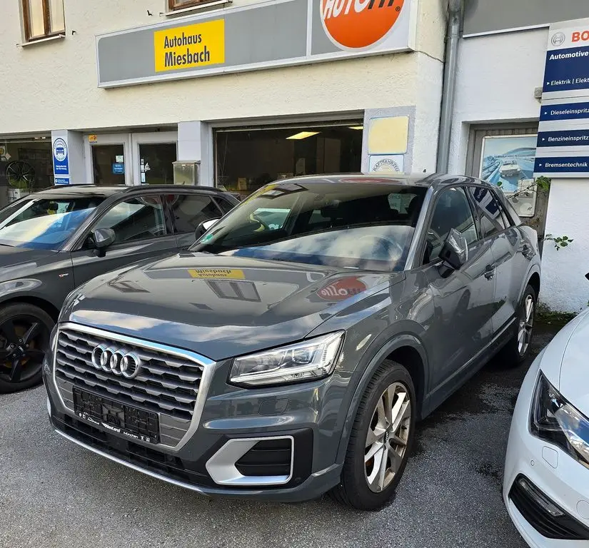 Photo 1 : Audi Q2 2017 Petrol