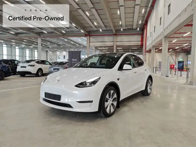 Photo 1 : Tesla Model Y 2023 Non renseigné