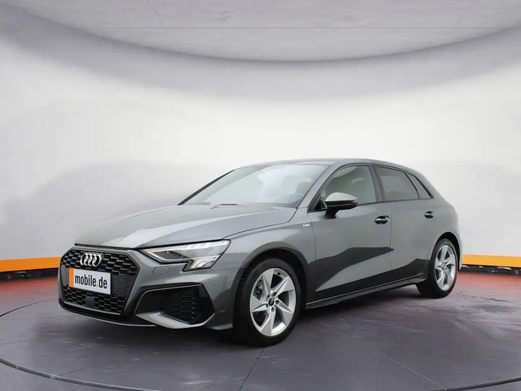 Photo 1 : Audi A3 2023 Essence