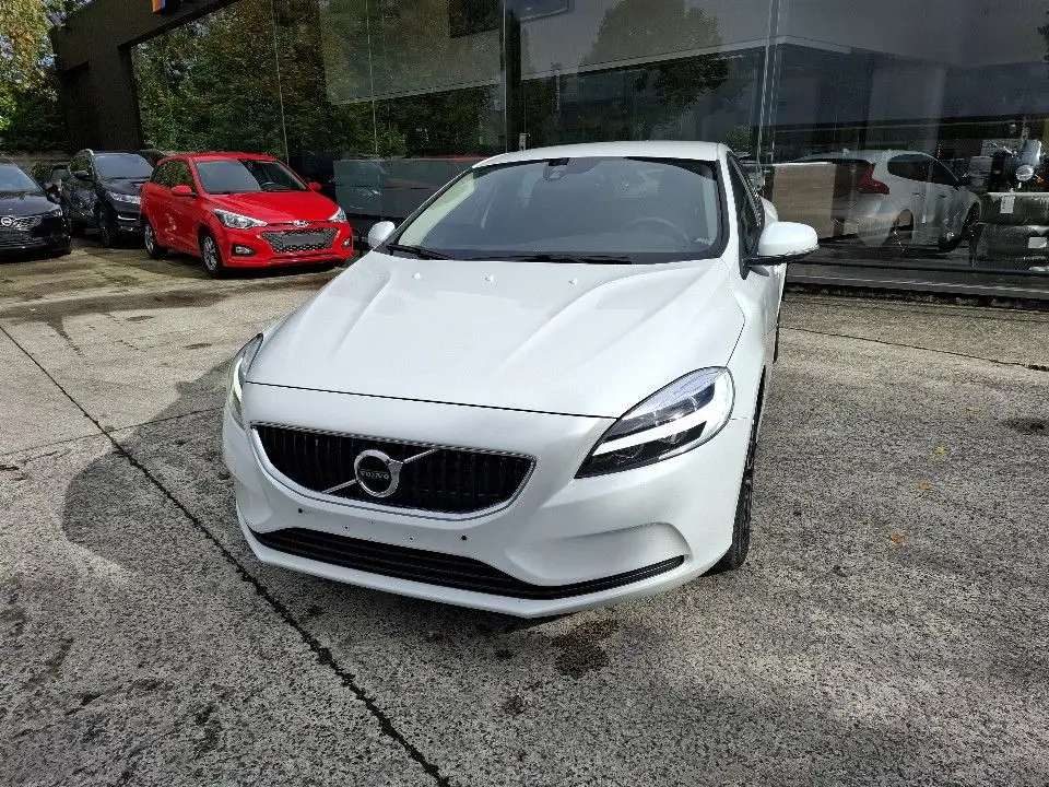 Photo 1 : Volvo V40 2019 Diesel