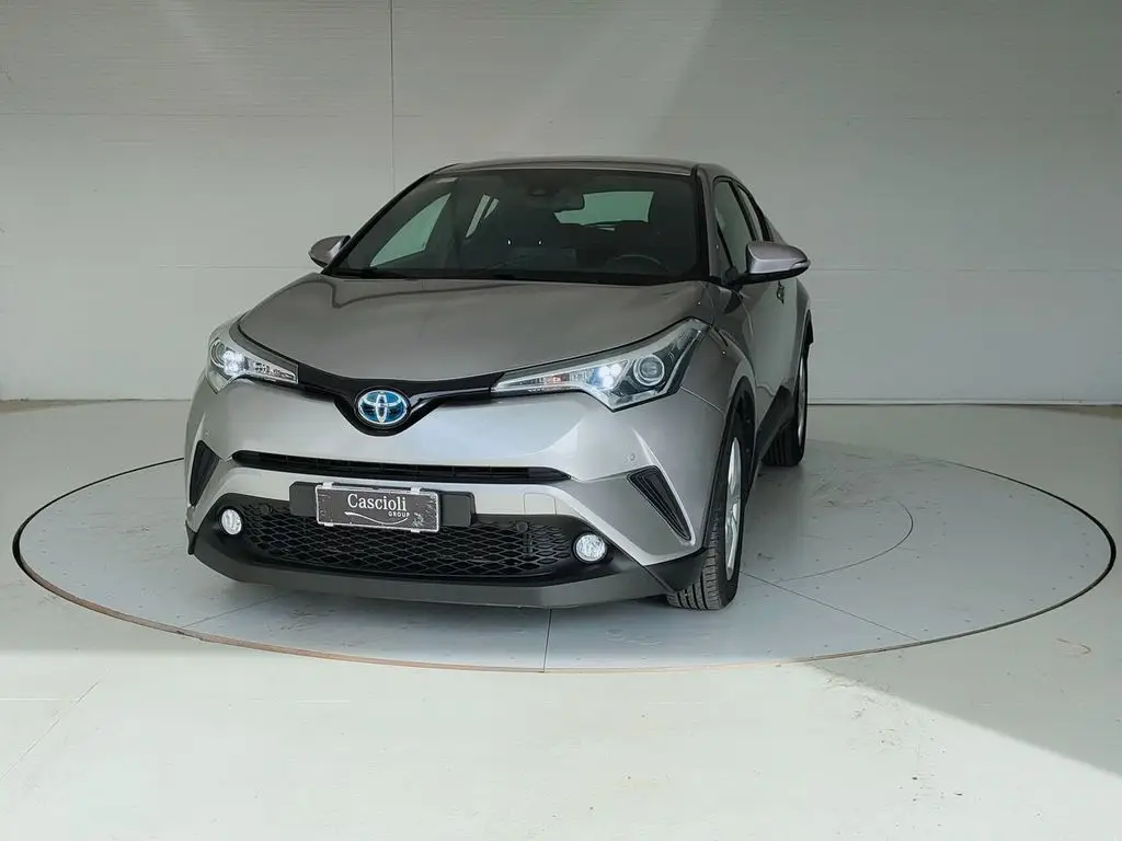 Photo 1 : Toyota C-hr 2018 Hybrid