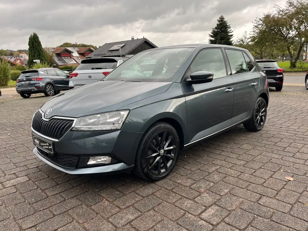 Photo 1 : Skoda Fabia 2020 Petrol