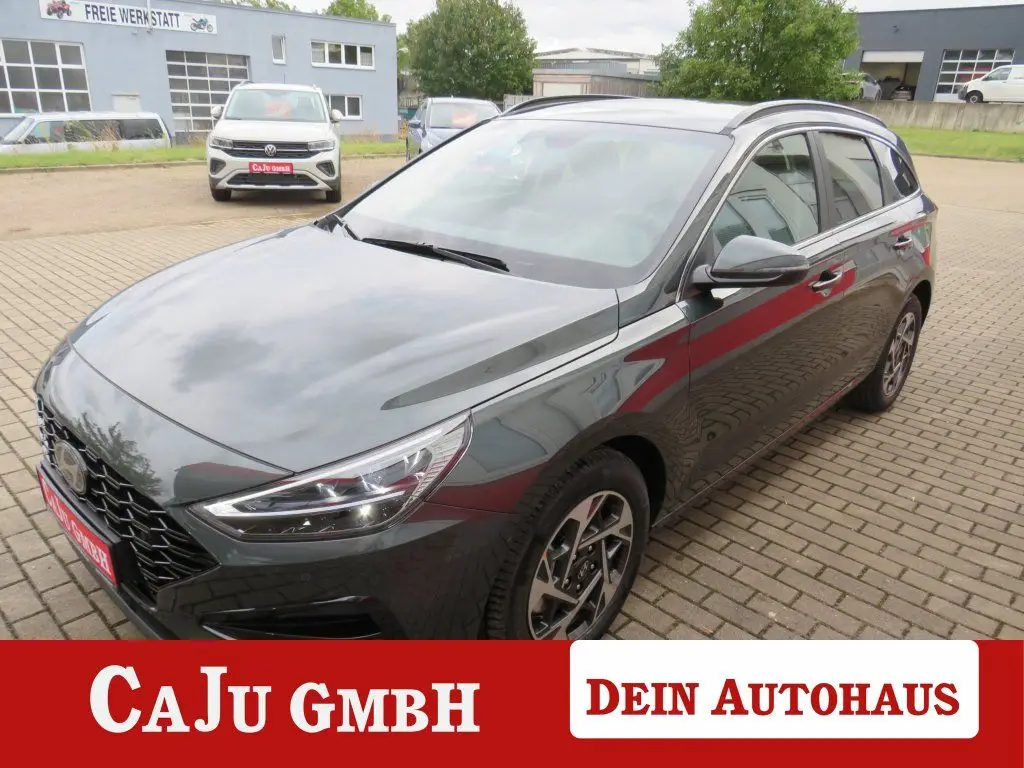 Photo 1 : Hyundai I30 2024 Petrol