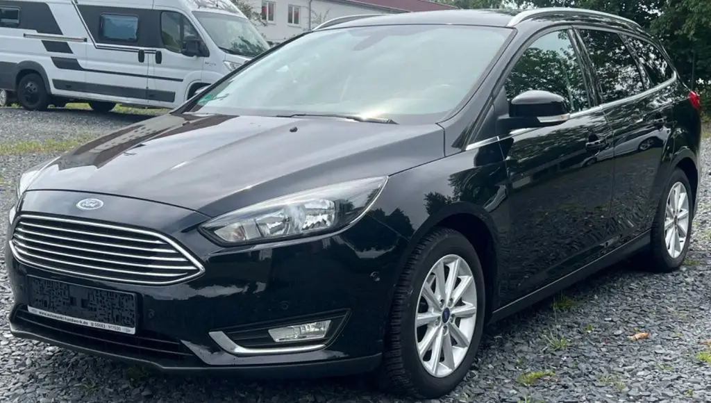 Photo 1 : Ford Focus 2017 Petrol