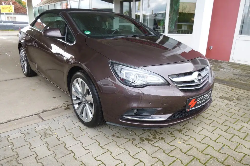 Photo 1 : Opel Cascada 2017 Essence