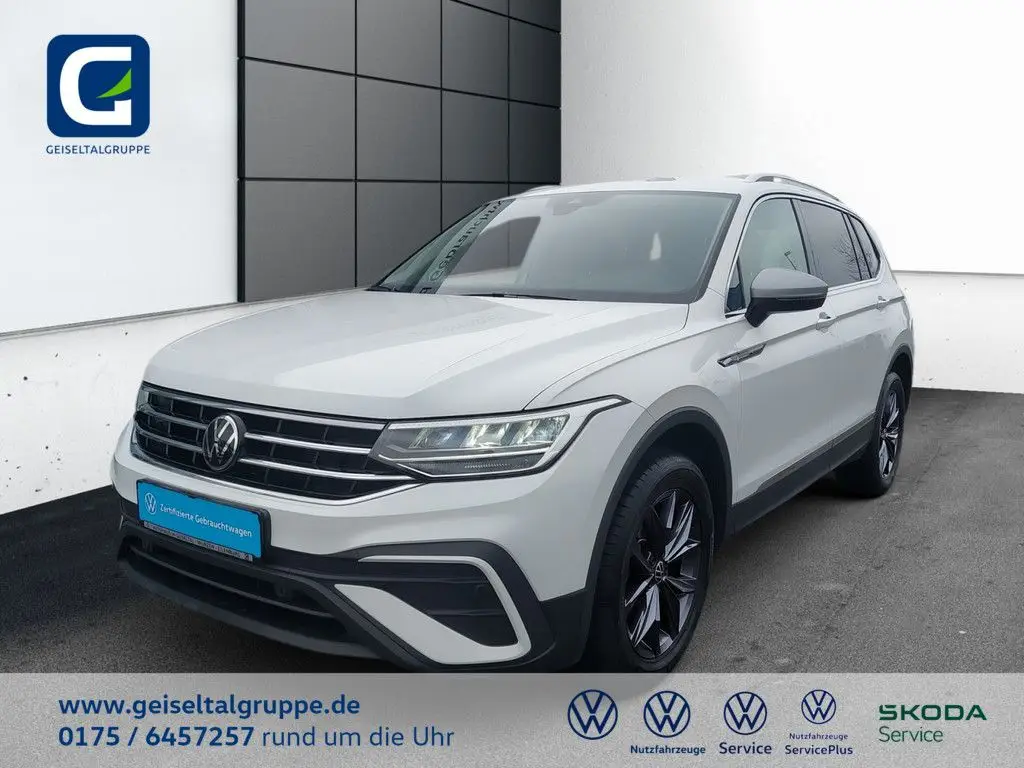 Photo 1 : Volkswagen Tiguan 2023 Petrol