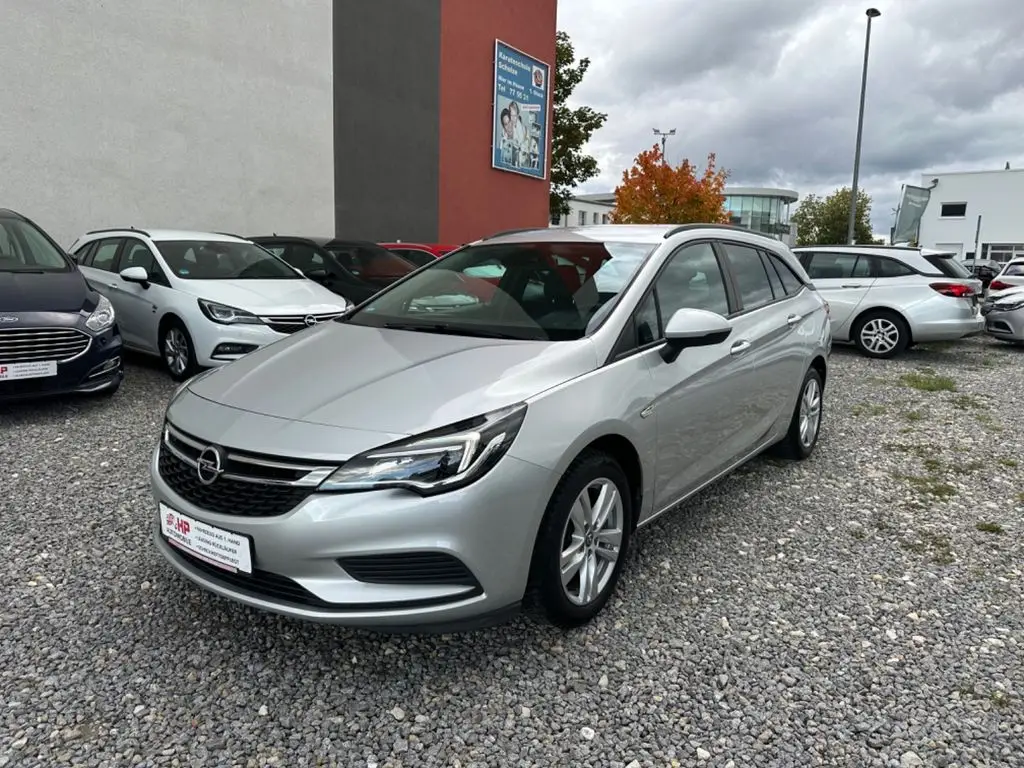 Photo 1 : Opel Astra 2018 Diesel