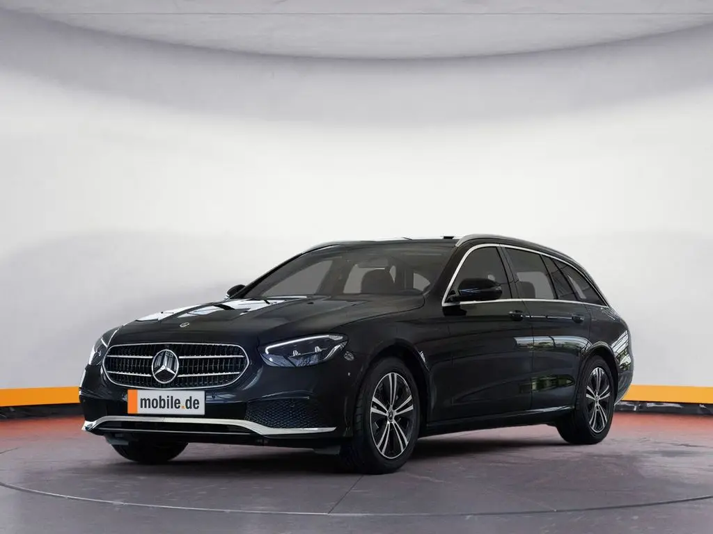 Photo 1 : Mercedes-benz Classe E 2023 Essence